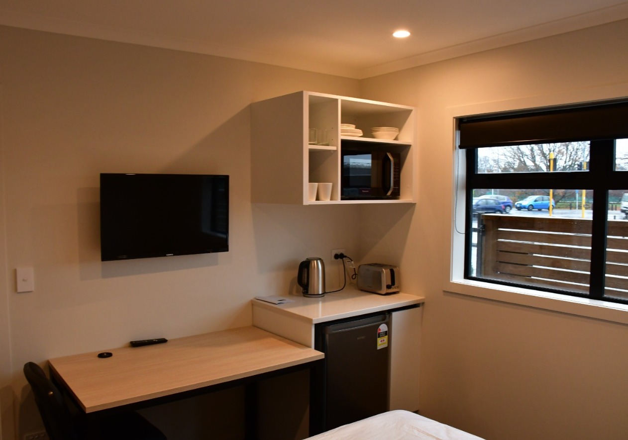 Fully Furnished Studio Living – Walk to the CBD! 2