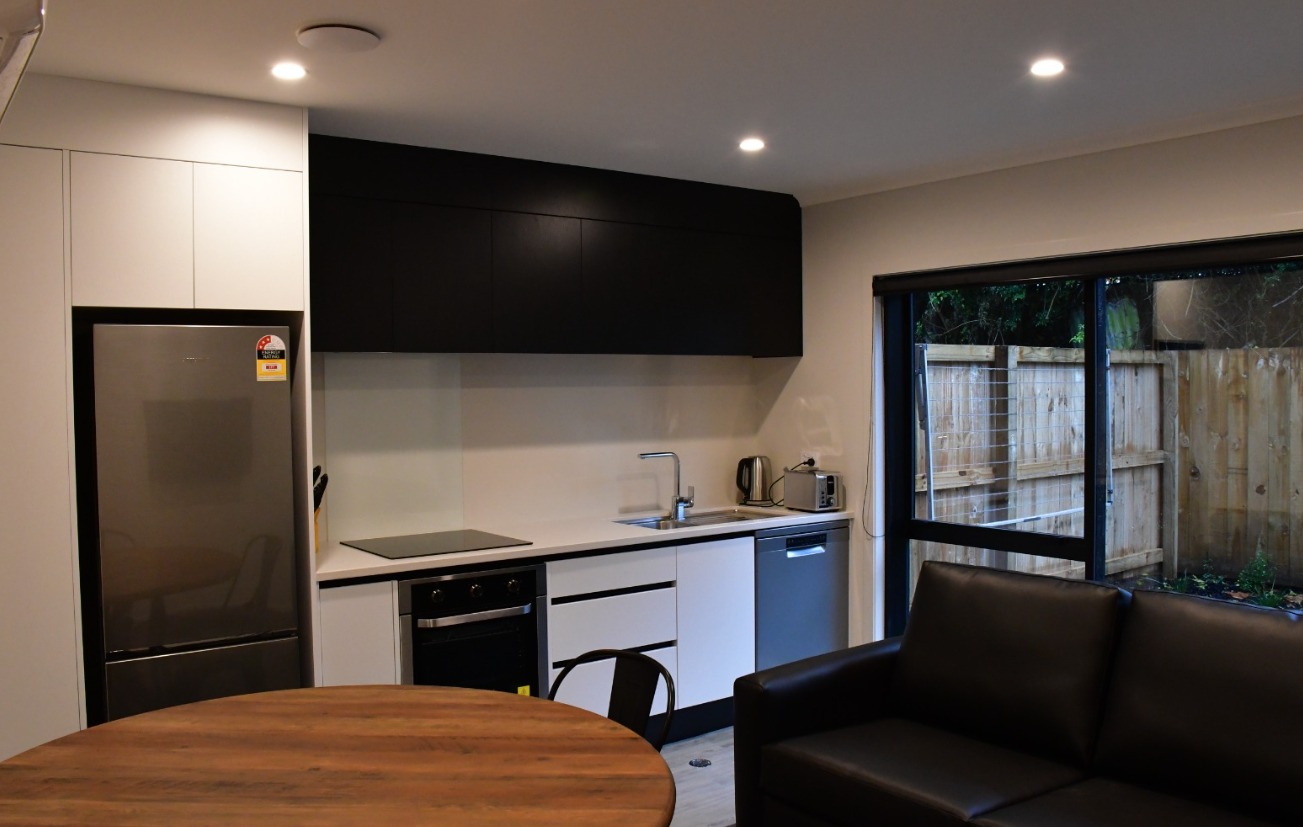 Fully Furnished Studio Living – Walk to the CBD! 3