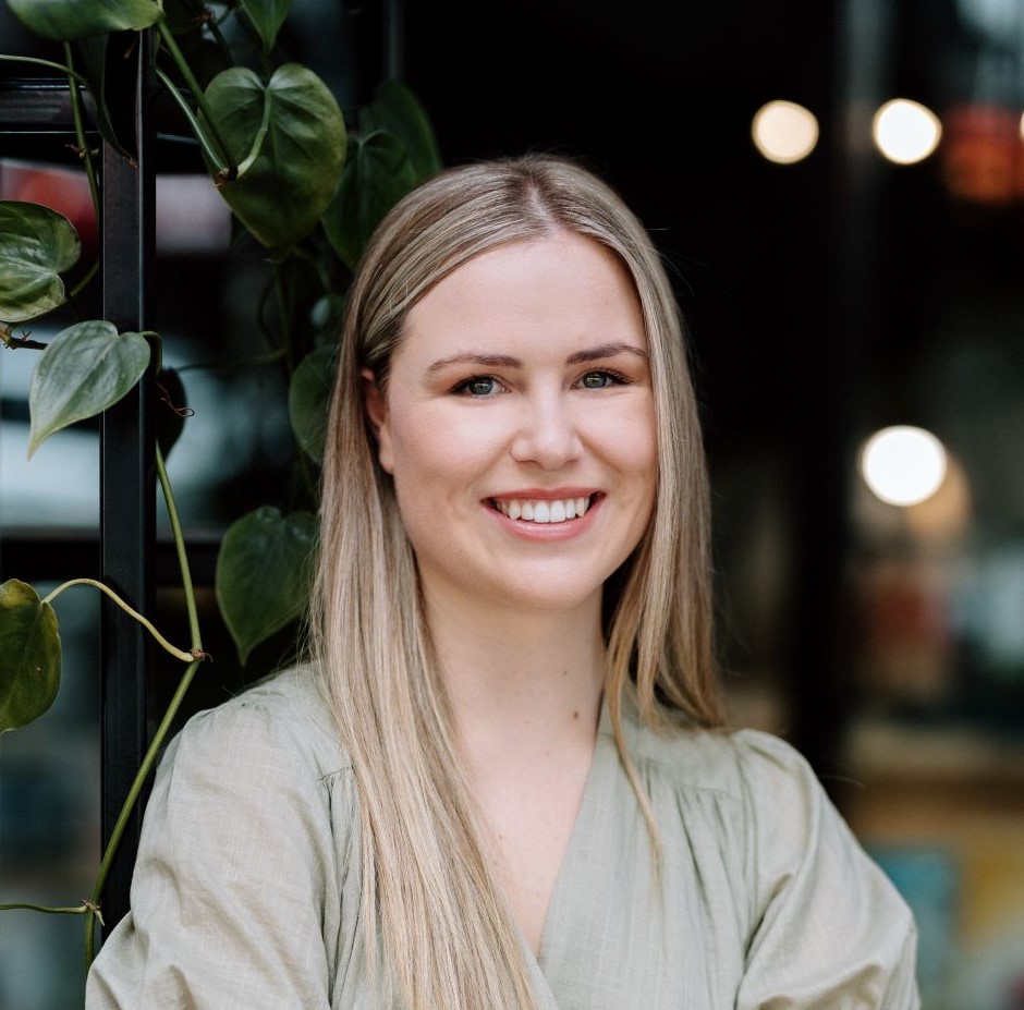 Briana Kneebone Profile