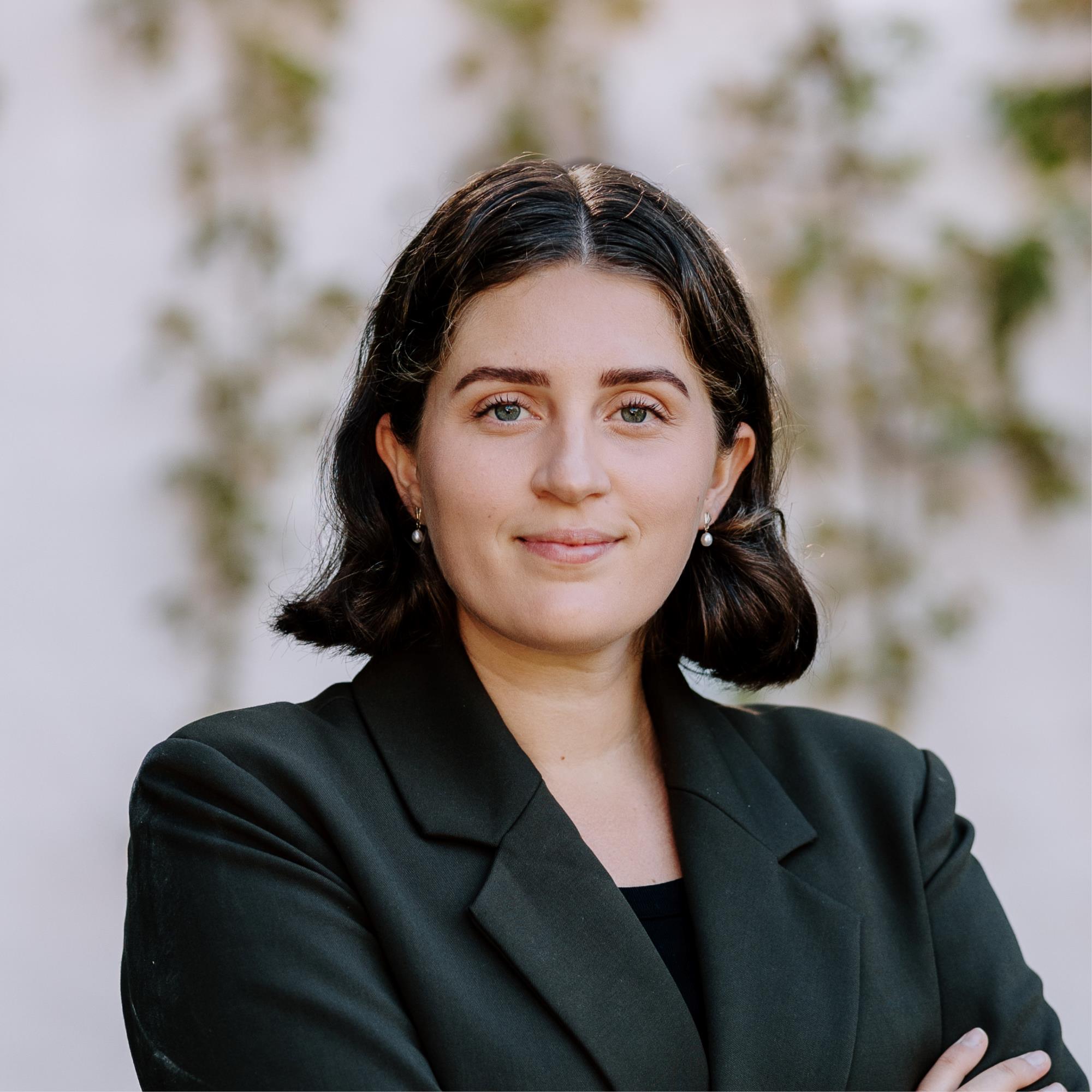Isabel Cossey profile 